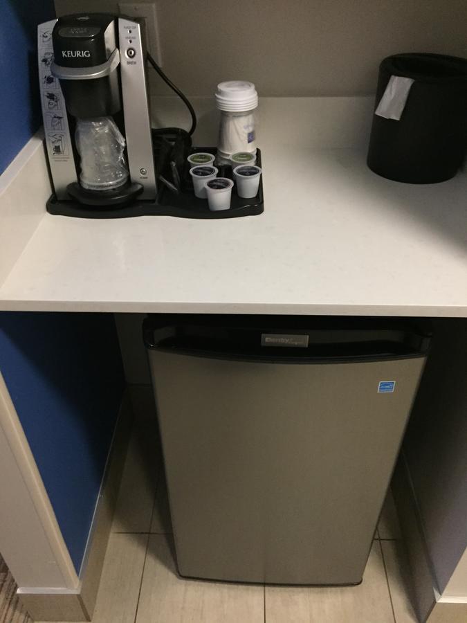 维多利亚库尔伍德智选假日酒店 朗福德 外观 照片